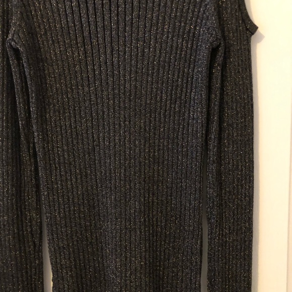 Verve Ami Black Metallic Cold Shoulder Long Sleeved Turtleneck Top Small NWT - Picture 8 of 10